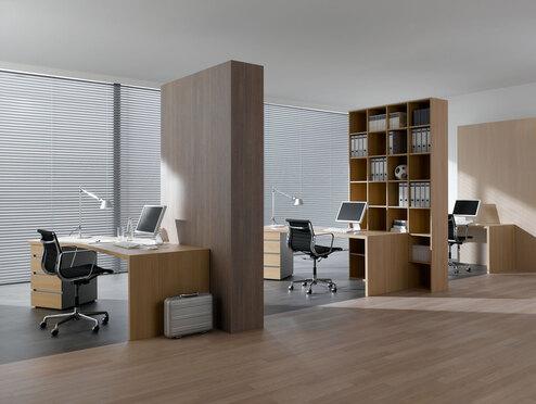 Impression eines Arbeitszimmers im Stil Großraumbüro