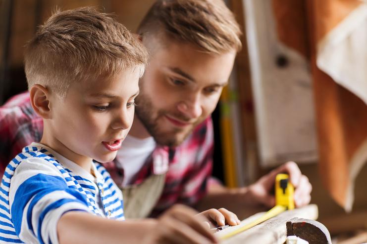 #Branche1# - Mache deinen Kindheitstraum zum Beruf Kleiner Junge und älterer Junge